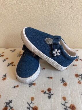 Toddler Denim Mary Jane Sneakers with Flower Accent - Blue